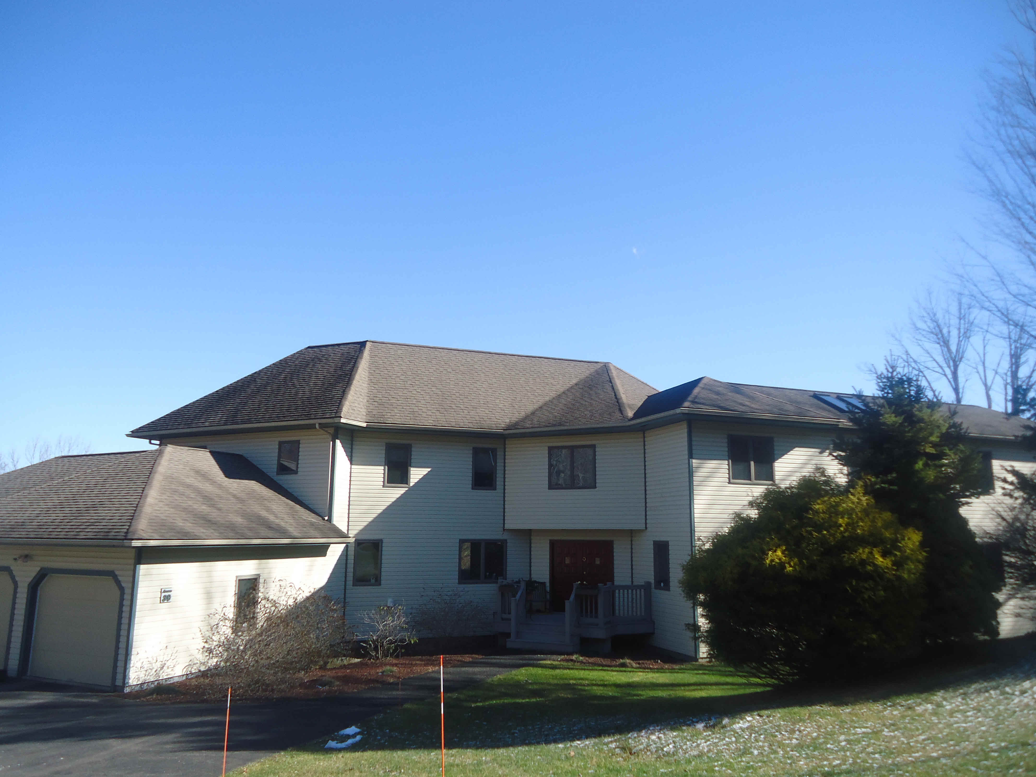 Building photograph for 39 CASTLE HILL LN